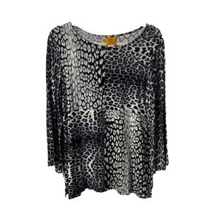 ⭐️ Ruby Rd. Embellished animal print 3/4 sleeve top- size Small
